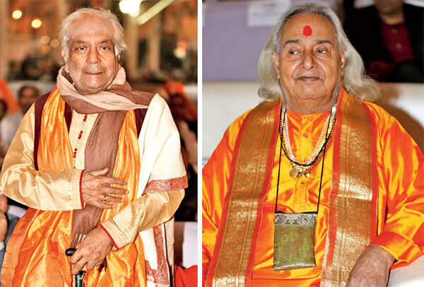Pt Birju Maharaj (L) and Pt Chhannulal Mishra (BCCL/ Aditya Yadav)