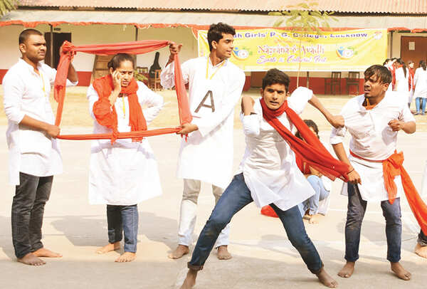 Street play performance at the festival (BCCL/ Farhan Ahmad Siddiqui)