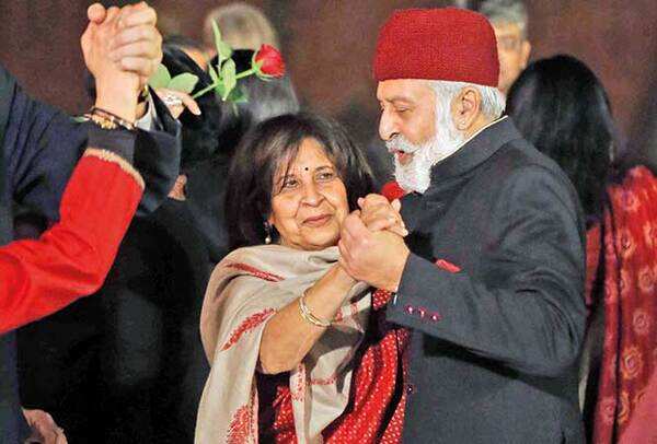52-Rajendra-Rathore-with-wife-Renu