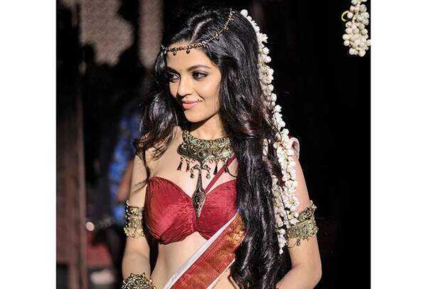 Divyanganaa-Jain-as-Kosha-in-Prithvi-Vallabh