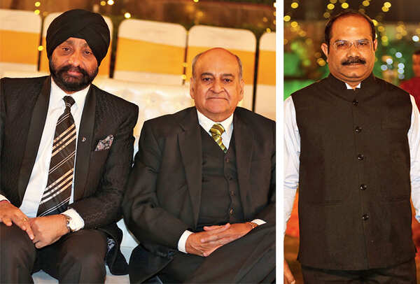 M P Singh and Prabhat Chaturvedi (R) Nirmoy Mitra (BCCL/ Aditya Yadav)