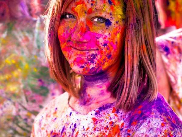 Girls Holi Images