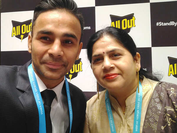 Gaurav-Bidhuri-&-Sunita-Bidhuri
