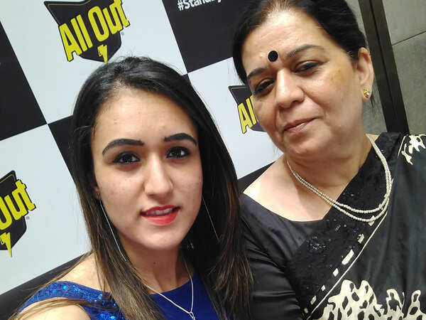 Manika-Batra-&-Sushma-Batra