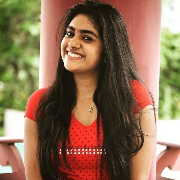 Nimisha Sajayan Sexy HD Pictures xxx