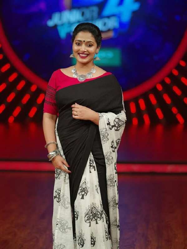 Anu Sithara Images HD xxx