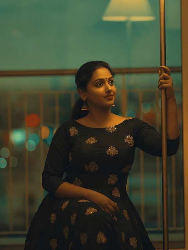 Anu Sithara Hot Images xxx