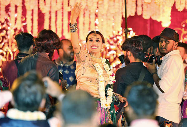 Swara dancing in the baraat of her brother Ishaan Bhasker's wedding in Lucknow (BCCL/ Aditya Yadav)