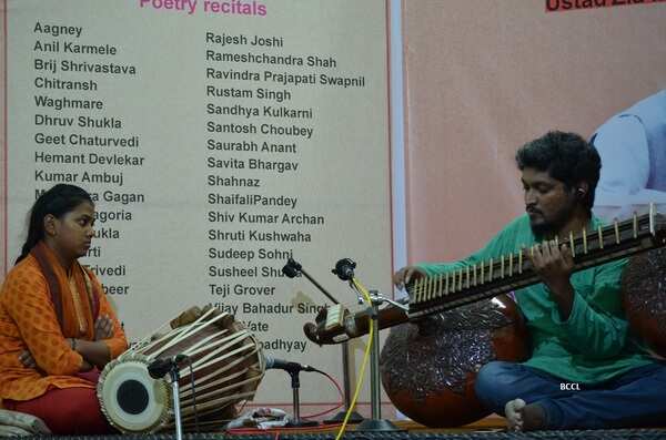 Murali Mohan Gowda performing on Rudra Veena