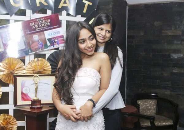 Manya Ahalani and Khushi Gupta
