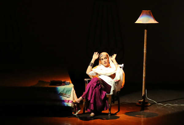Ratna Pathak Shah (2)