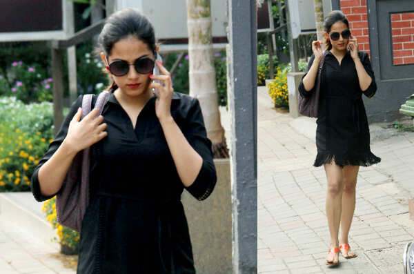 Mira Rajput black dress