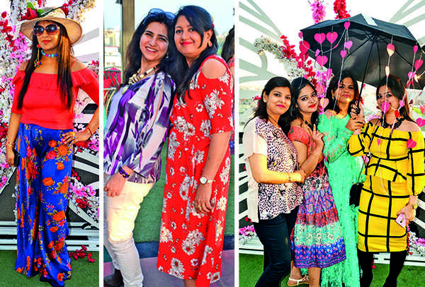 (L) Riya (C) Vinti and Rashi (R) Swapnil, Richa, Priya and Stuti (BCCL/ IB Singh)