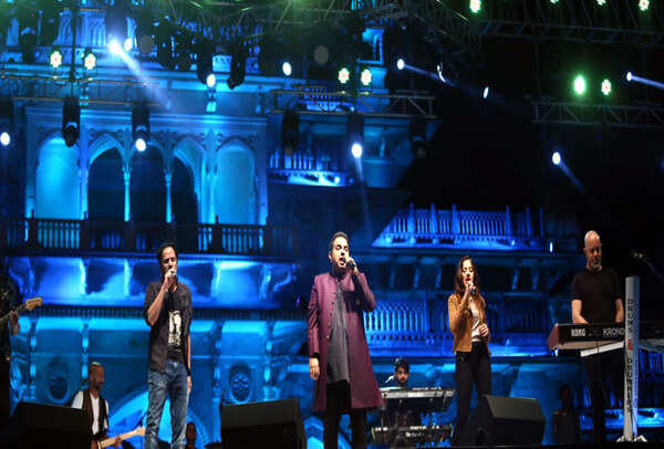 Trio Shankar, Mahadevan and loy entertained Jaipur on day 2 of the celebrations (Pankaj Sharma/BCCL)
