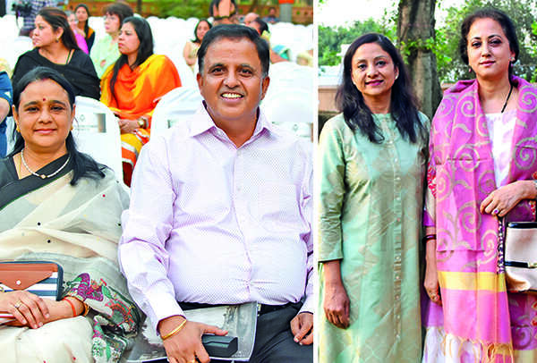Seema Saxena and Kumar Keshav (R) Shalini and Nilima (BCCL/ Farhan Ahmad Siddiqui)