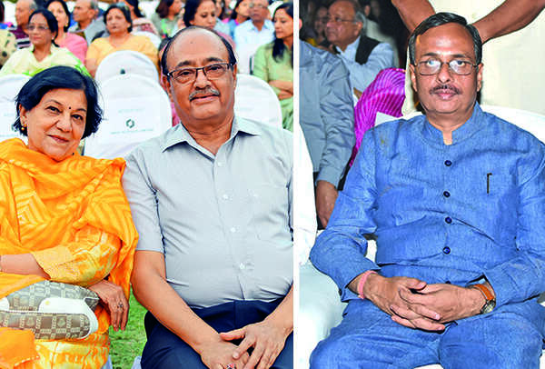 Usha and Atul Gupta (R) Dr Dinesh Sharma (BCCL/ Farhan Ahmad Siddiqui)