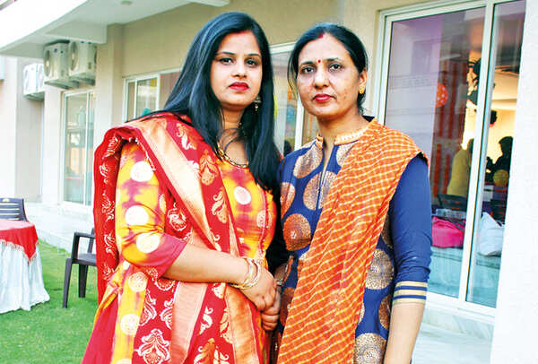 Suman (L) and Archana  (BCCL/ Arvind Kumar)