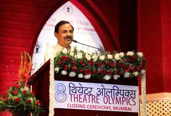 Dr.-Mahesh-Sharma,-Minister-of-State-(I-C),-MoC,-Govt