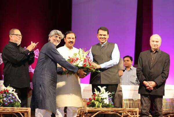 Shri-Ratan-Thiyam,-Shri-Arjun-Deo-Charan-Acting-Chairman,-NSD-Society,-Dr.-Mahesh-Sharma,-Minister-of-State-(I-C),-MoC,-Govt