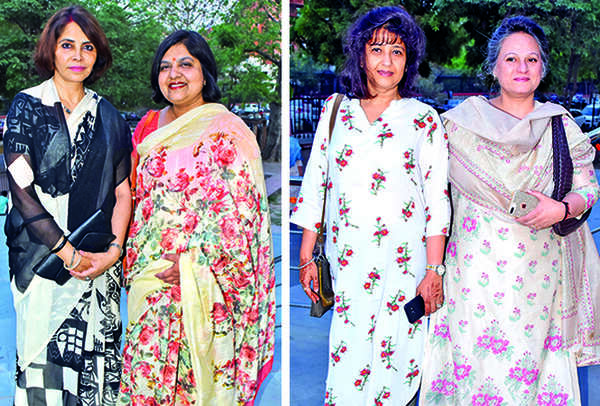 Kanak Rekha Chauhan and Bulbul Godiyal (R) Madhuri Halwasiya and Renuka Tandon (BCCL/Vishnu Jaiswal)