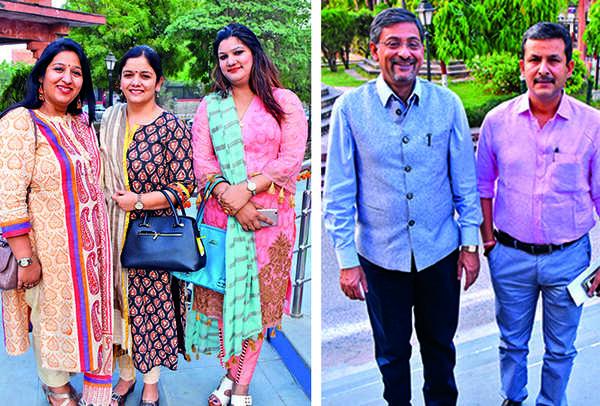 Pinky Bhatia, Simran Sahni and Meera Pandey (R) Prof Nirmal Gupta and Vishal Vikram Singh (BCCL/Vishnu Jaiswal)