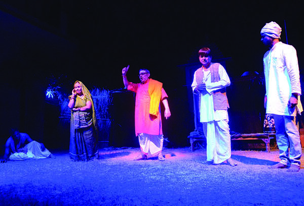 (L-R) Gagan, Dr Manju Srivastava, Sudhir Bhai Mishra, Shiv Sharan Mishra and Himanshu Awasthi (BCCL)