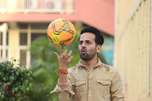 Etimes_Sahil4_4col