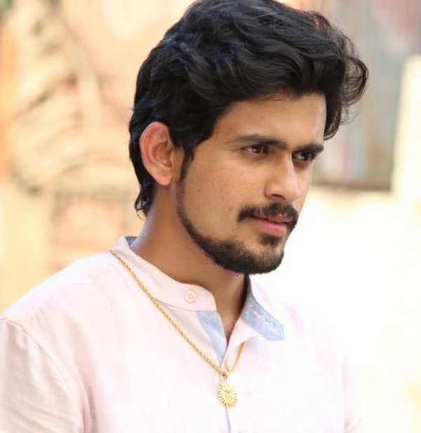 Why fans are going gaga over Sameer Paranjape? - Times of India