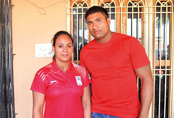Punam Yadav with Dharamraj Yadav (BCCL/ Arvind Kumar)