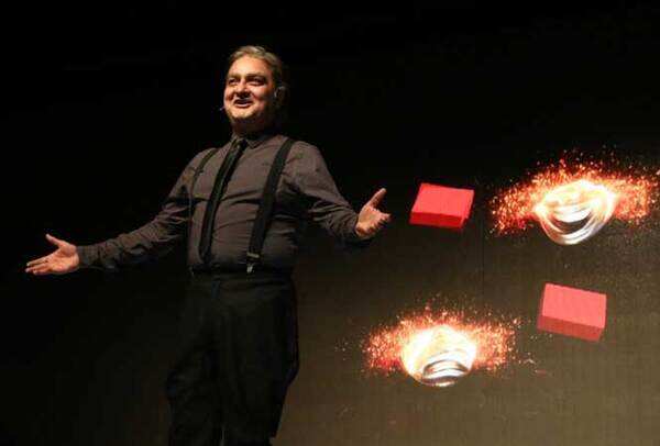 13th-META-Awards-hoted-by-actor-Vinay-Pathak