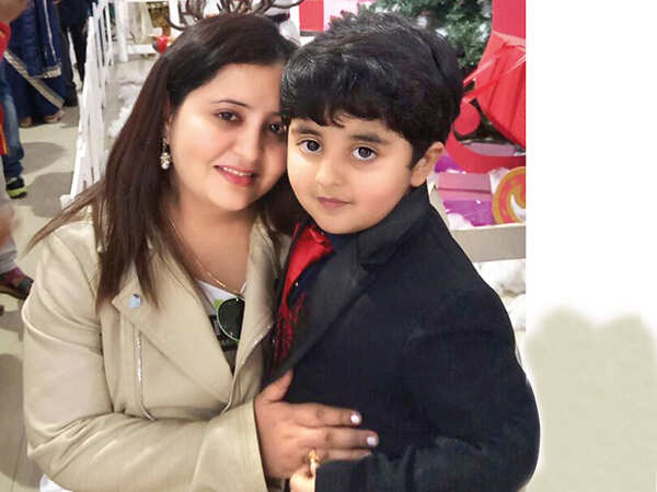 Nirnay Samadhiya with his mother Deepali Samadhiya