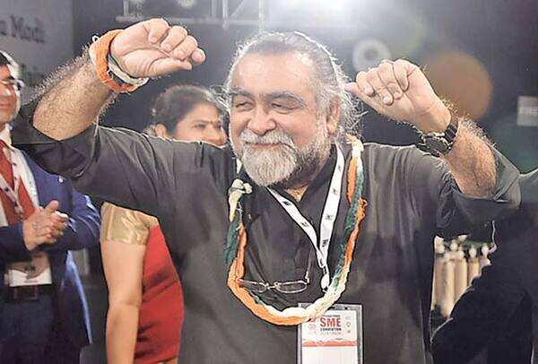 RAN_4018-PRAHLAD-KAKKAR,-ROHIT-BAL,-ANJU-MODI-AND-PAYAL-JAIN-(L-R)
