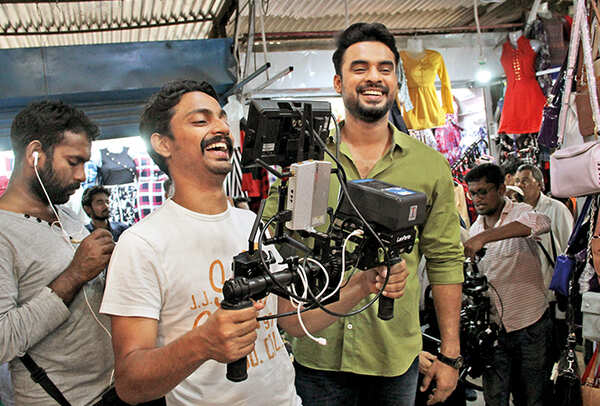 Joes Sebastian canning a shot in Charbagh as Tovino looks on (BCCL/ Aditya Yadav)