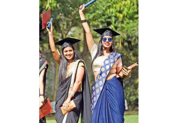 Acing The Sari Look On Farewell The Struggle Is Real Times Of India