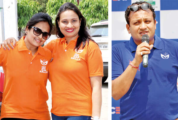 Chanchal Sharda (L) and Ritu Maheshwari, Manieesh Maheshwari (BCCL/ Unmesh Pandey)