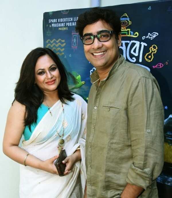 Sreelekha Mitra & Kaushik Sen