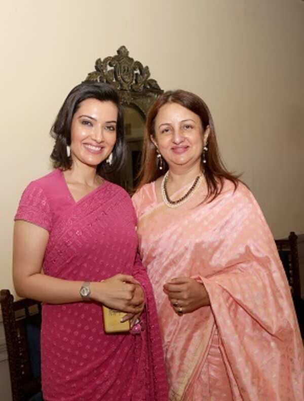 Arpita,Suchandra Bhutoria (2)