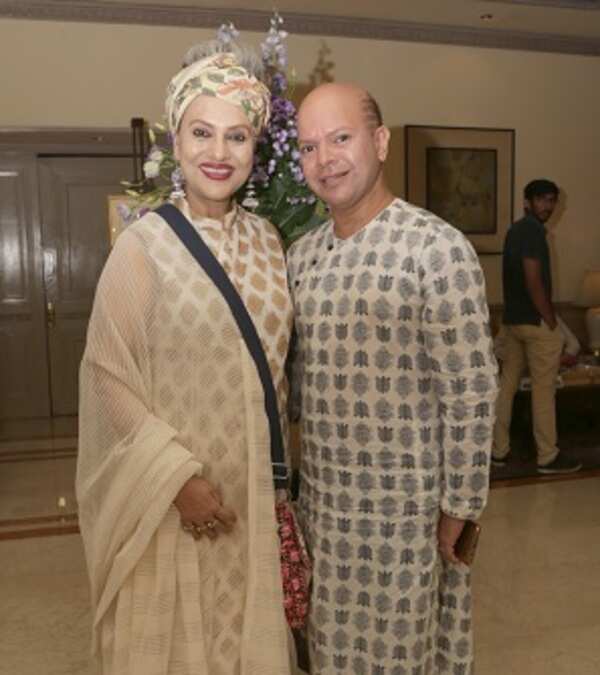Alokananda Roy,Sudarshan Chakraborty
