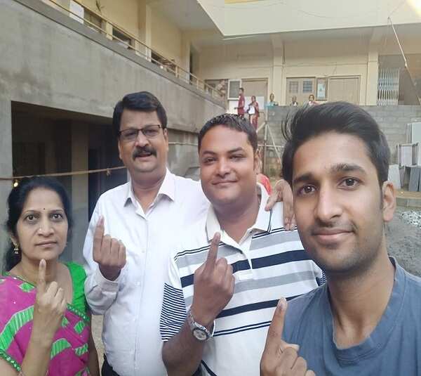 Mahalakshmi layout JDS Candidate Gopalayya and his family