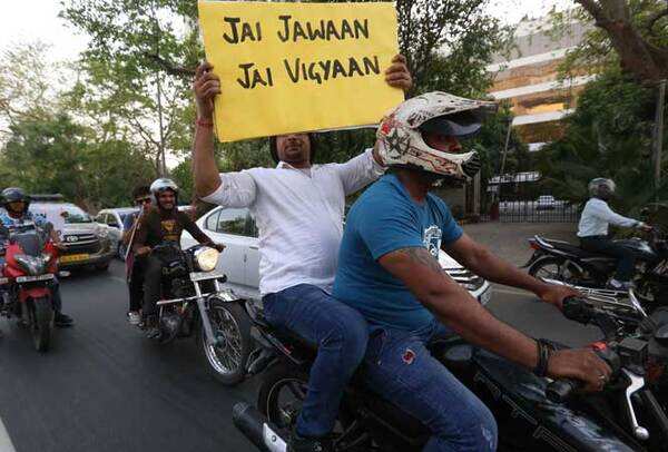 32Parmanu-pride-parade-AJ