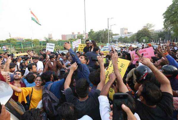 60Parmanu-pride-parade-AJ