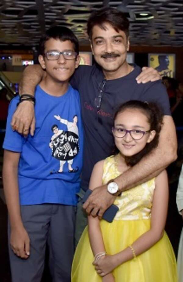 Mahabrata Basu,Prosenjit Chatterjee, Anumegha Banerjee