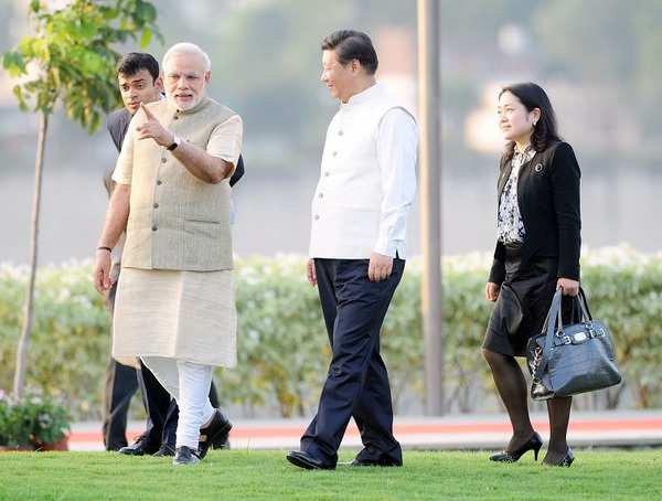In pics: Xi Jinping, Modi stroll on Sabarmati riverfront - India Today