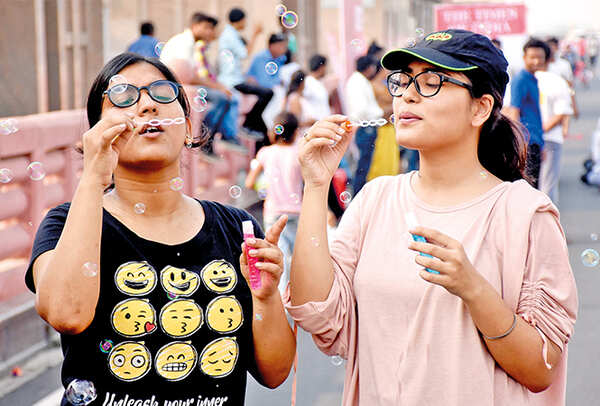 Blown away by the happiness: Shreyasvi Bajpai (L) & Riya (BCCL/ Aditya Yadav)