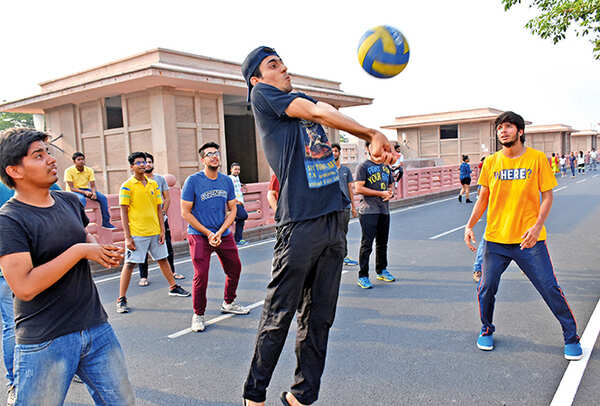 A volleyball match in progress (BCCL/ Vishnu Jaiswal)