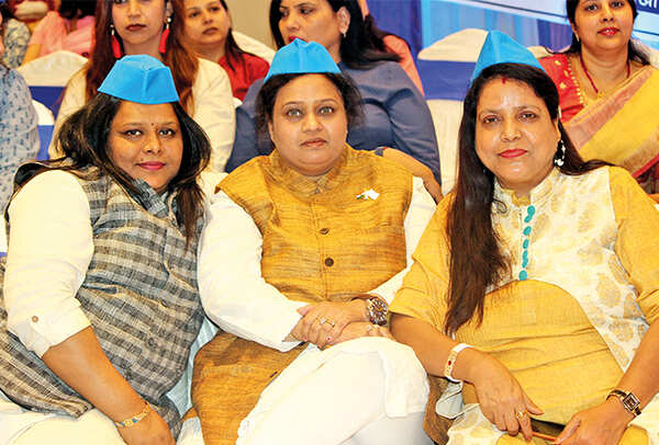 (L-R) Reena Agrawal, Shefali Agrawal and Sangeeta (BCCL/ Arvind Kumar)