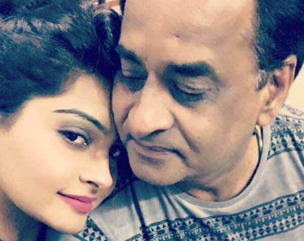 Yukti Kapoor with his dad