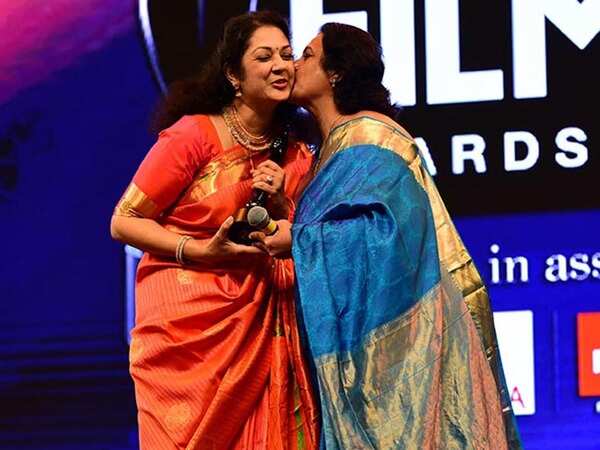 (winners of Best supporting actor female Malayalam))Shanthi Krishna -Seema 02 (3)