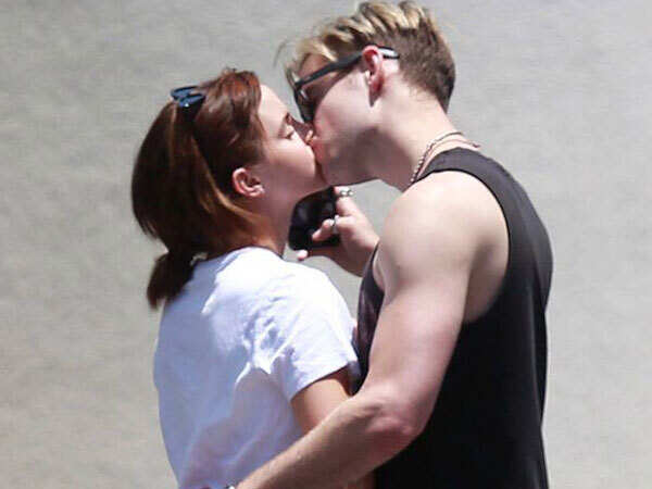 kiss