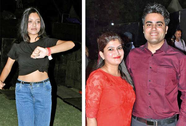 (L) Chitrapriya (R) Isha and Deepak Anand (BCCL/ Vishnu Jaiswal)